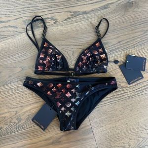 NIBWT Louis Vuitton Neon Mahina Swim Set 💙🧡